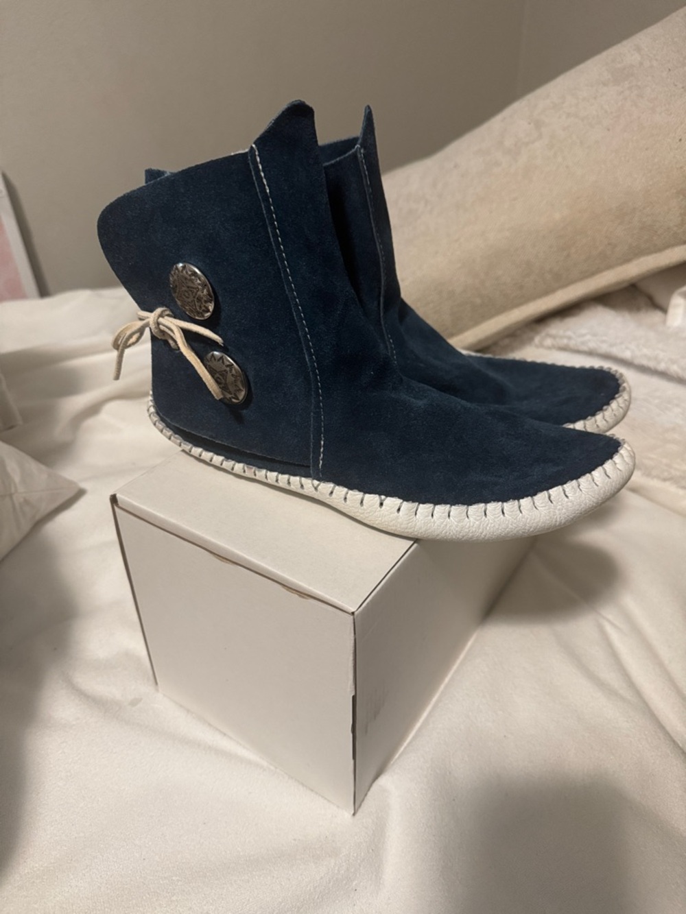 Blue Leather Moccasin with Patterned Insoles. - Picture 3 of 6
